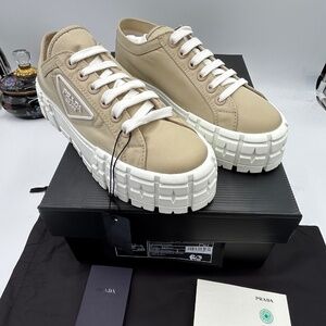 Women’s Prada re-wheel gabardine sneaker in Desert beige size 40.5 Italy